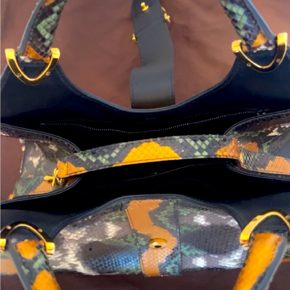 Gucci  extremely rare limited, edition Multicolor Python Stirrup Hobo Like New - Picture 8 of 15